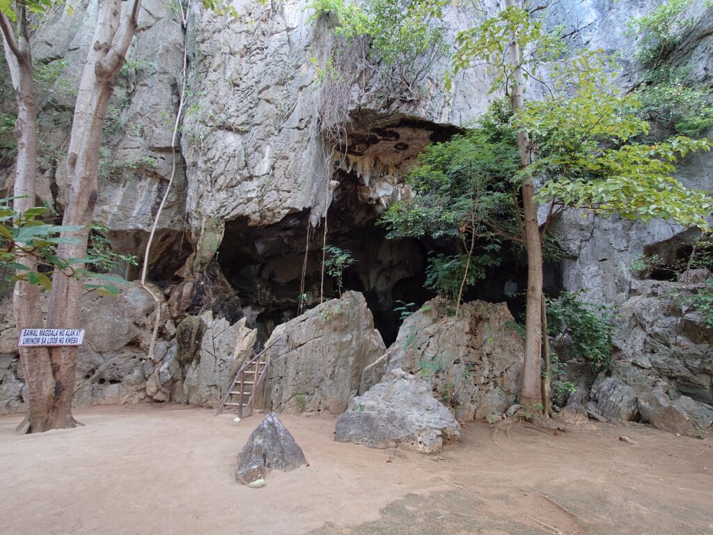Entry to the cave on Black Island in Coron